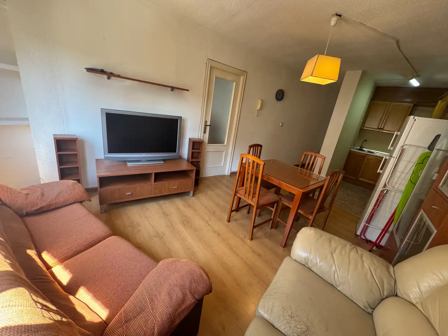 Sala d'estar de Pis de lloguer en Jaén amb Aire condicionat, Moblat i Forn