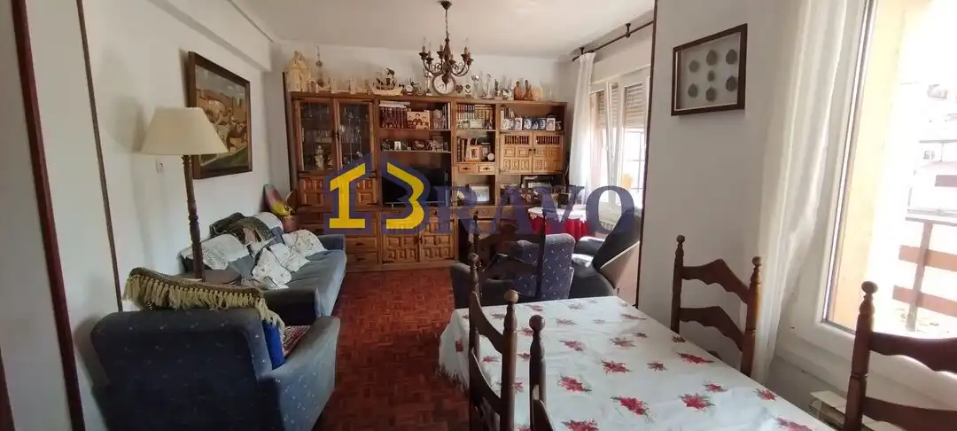 Sala de estar de Dúplex en venta en Medina de Pomar con Calefacción, Jardín privado y Terraza