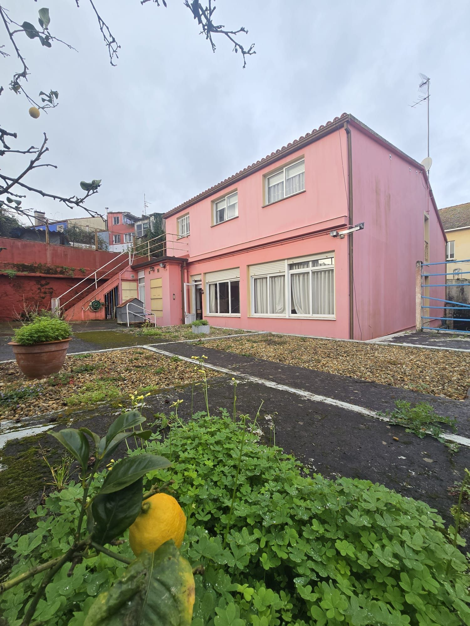 Vista exterior de Finca rústica en venda en Mugardos amb Jardí privat i Traster