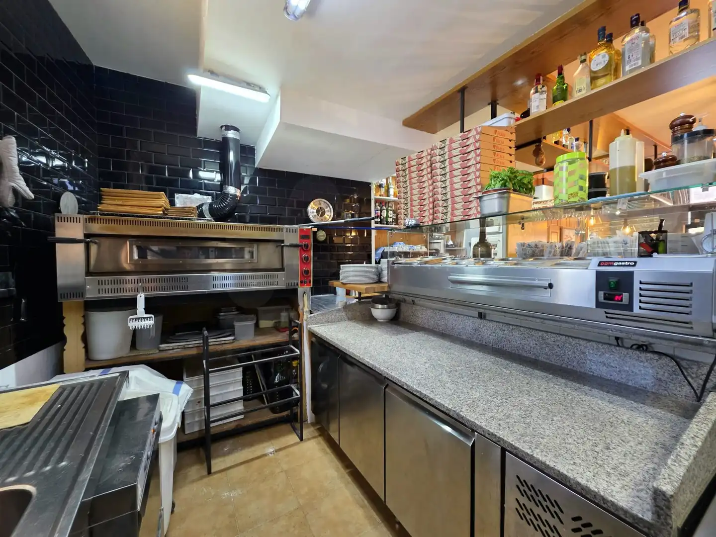 Kitchen of Commercial properties for rent in Sant Martí