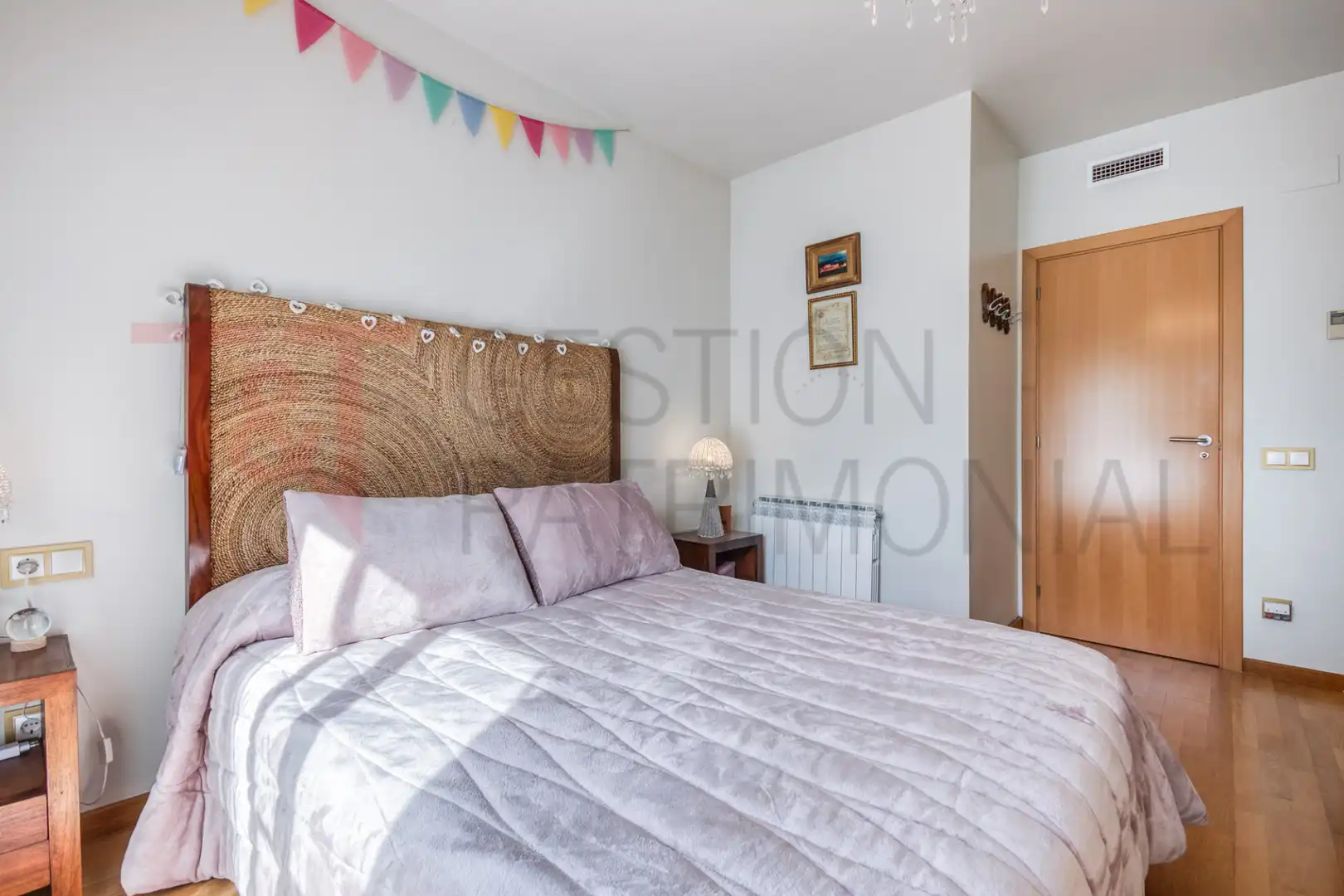 Schlafzimmer von Einfamilien-Reihenhaus zum Verkauf in El Masnou mit Klimaanlage, Heizung und Terrasse