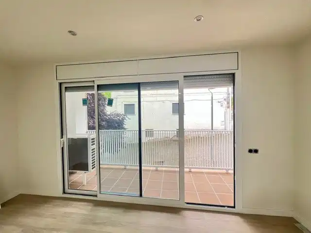 Terrasse von Erdgeschoss zum Verkauf in Canovelles mit Klimaanlage, Heizung und Parkett