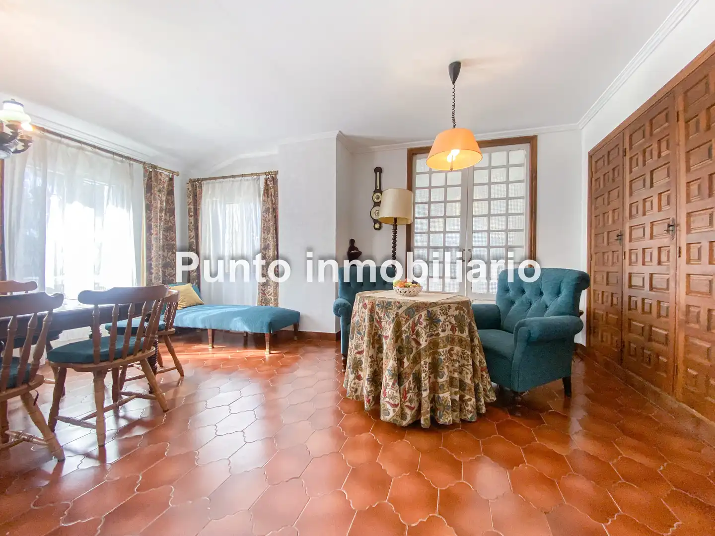 Sala d'estar de Casa o xalet en venda en Valladolid amb Jardí privat i Terrassa