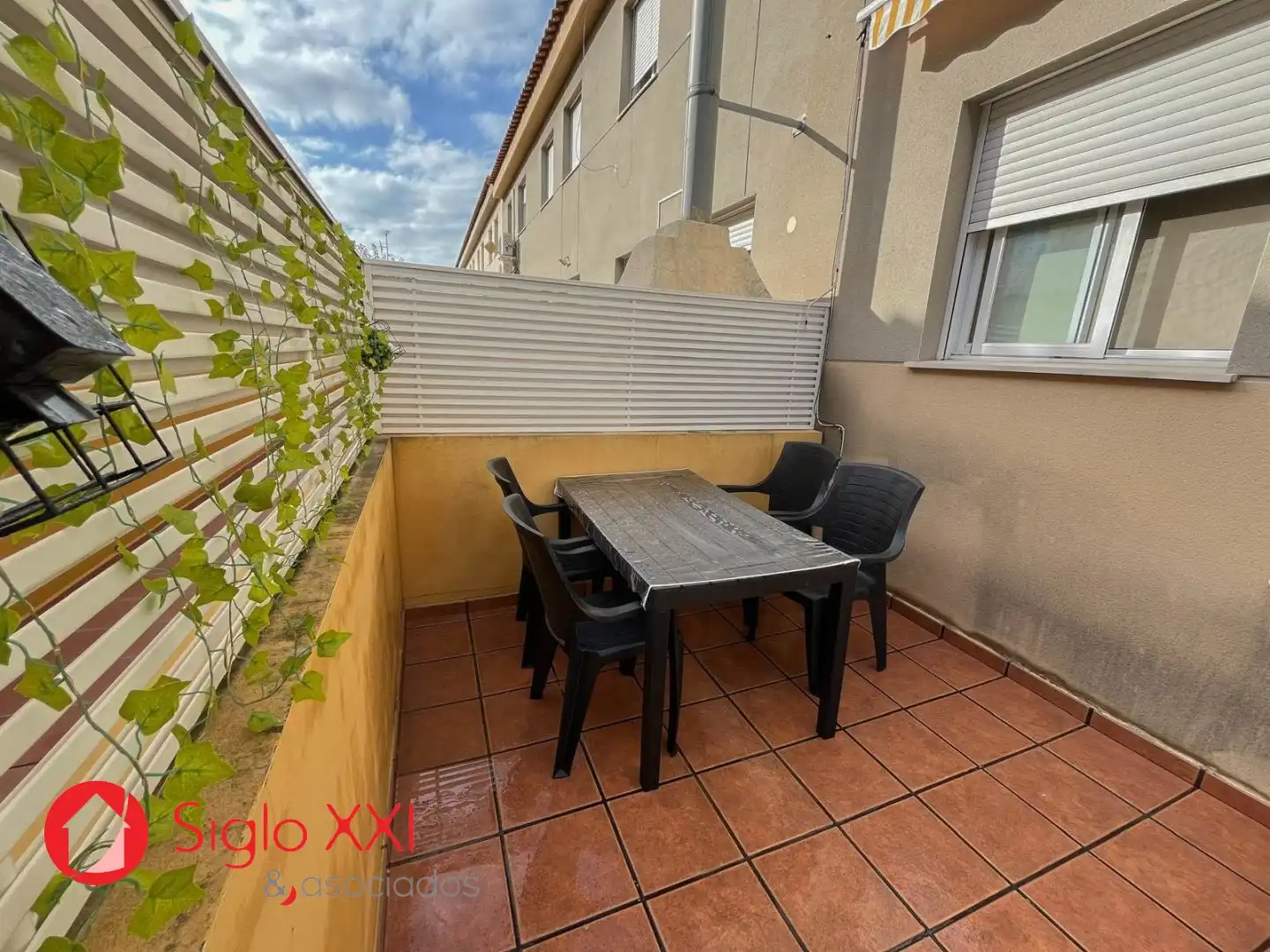 Terrasse von Einfamilien-Reihenhaus zum Verkauf in Almazora / Almassora mit Klimaanlage, Heizung und Terrasse