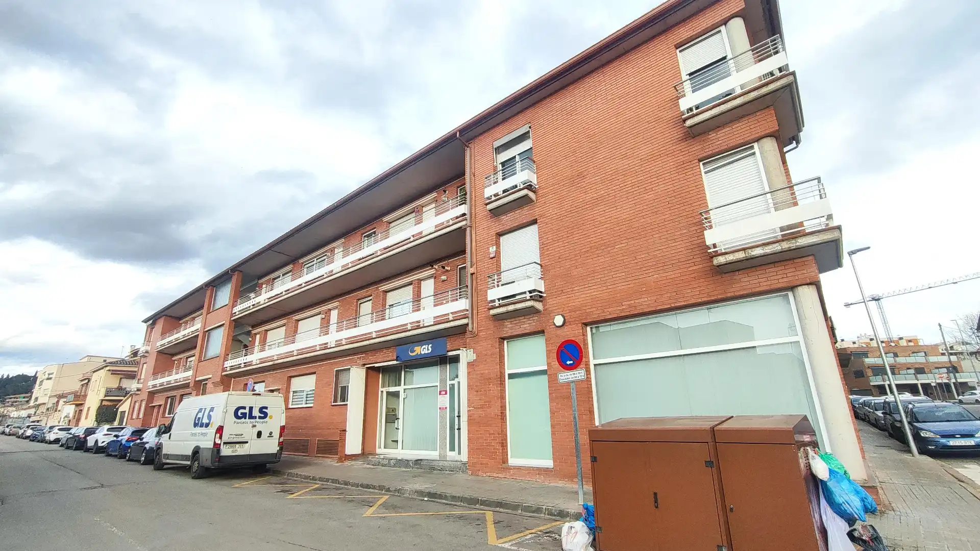 Exterior view of Garage for sale in Palau-solità i Plegamans