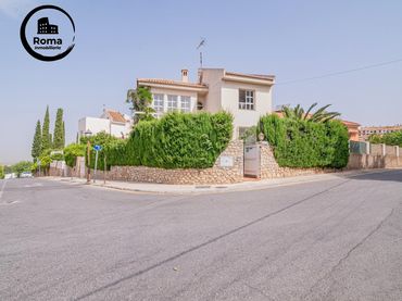 Casa con piscina en venta en Huétor Vega