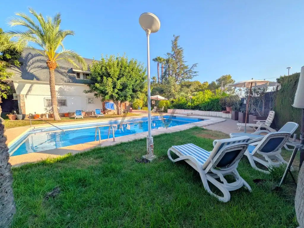 Piscina de Casa o xalet en venda en Petrer amb Aire condicionat, Calefacció i Jardí privat
