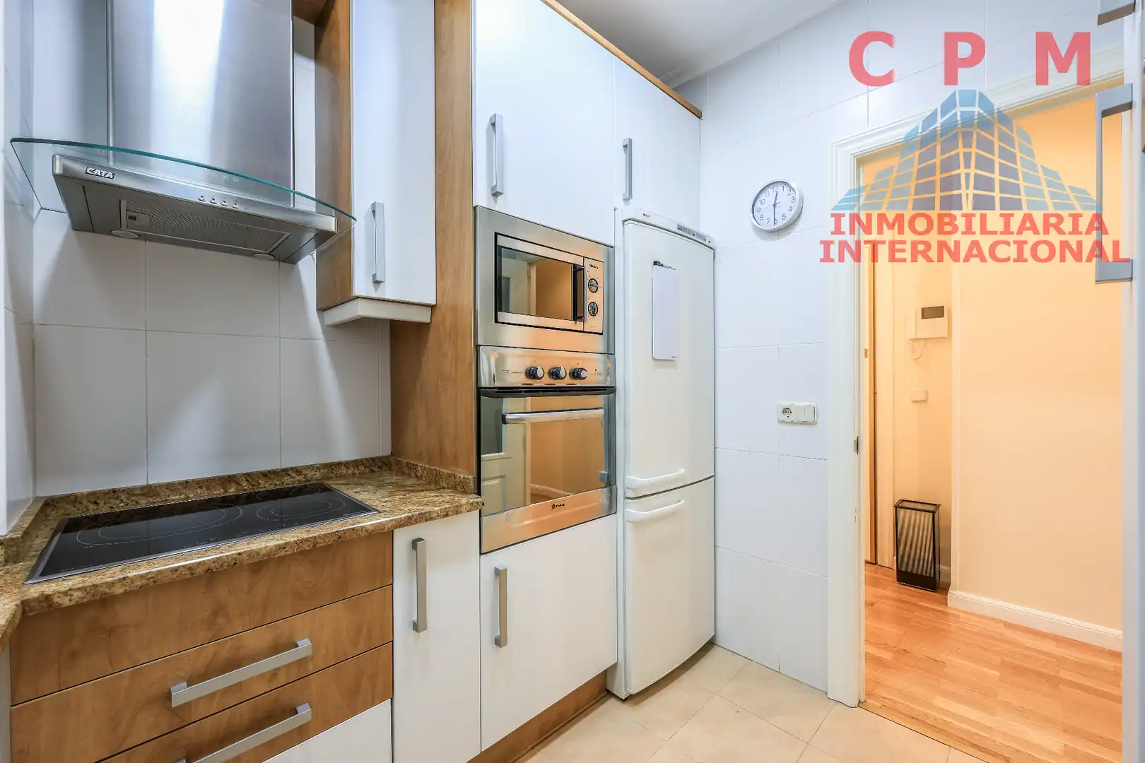 Kitchen of Flat for rent in Madrid  with Air Conditioner, Heating and Parquet flooring