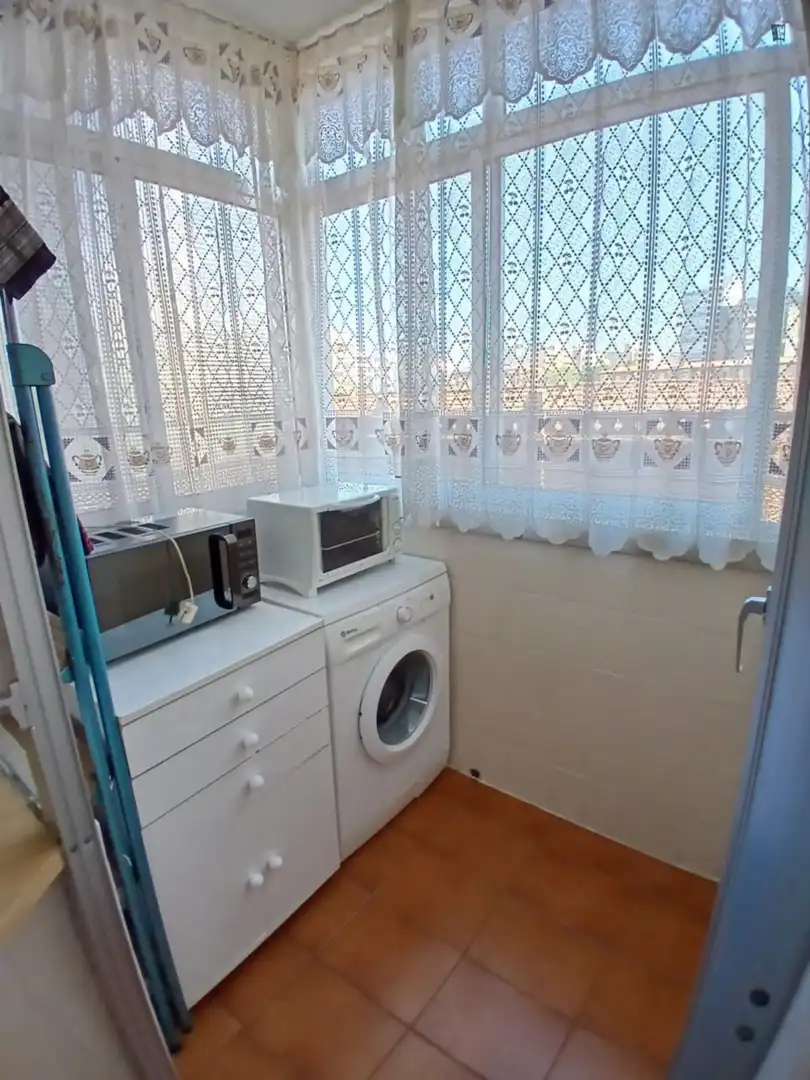 Cuina de Apartament per a compartir en Valladolid amb Moblat, Forn i Rentadora