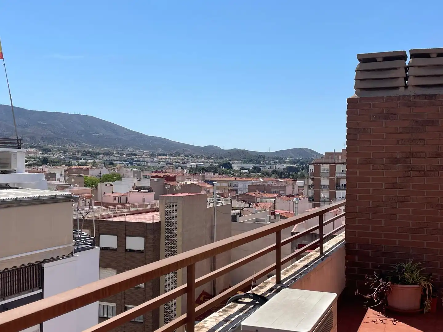 Vista exterior de Ático en venta en Elda con Aire acondicionado, Terraza y Balcón
