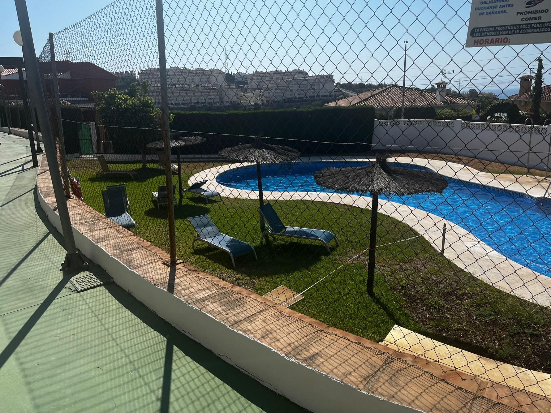 Swimming pool of Single-family semi-detached to rent in Rincón de la Victoria  with Air Conditioner and Community pool