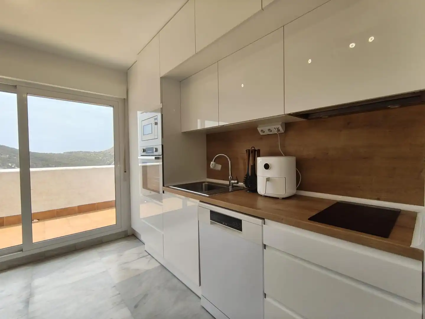 Cocina de Apartamento en venta en Benidorm con Aire acondicionado, Terraza y Balcón