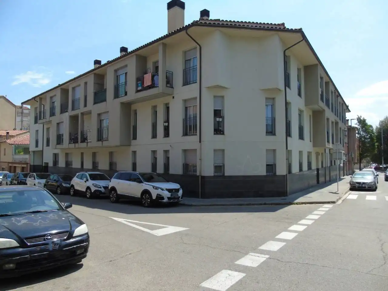 Außenansicht von Maisonette zum Verkauf in Manlleu mit Terrasse