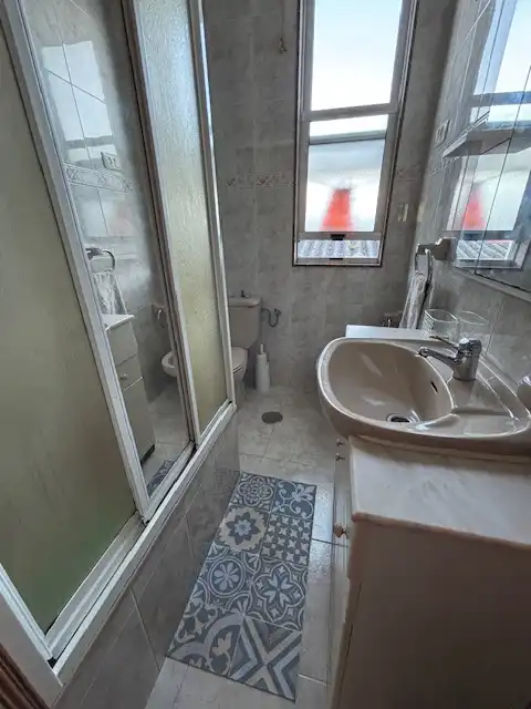 Bathroom of Flat for rent in Ferrol  with Parquet flooring, Furnished and Oven