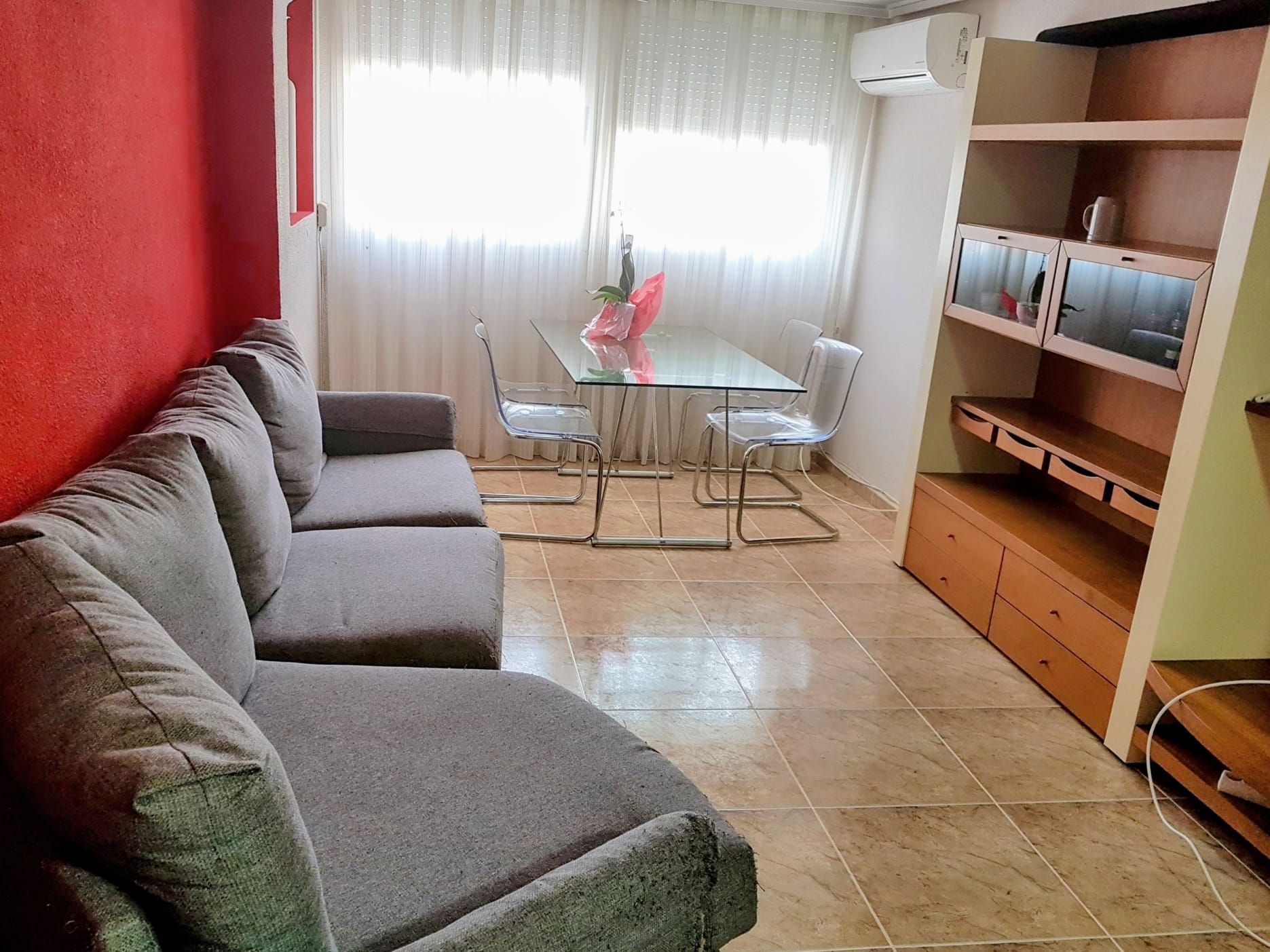 Sala d'estar de Apartament de lloguer en  Valencia Capital amb Aire condicionat, Calefacció i Moblat