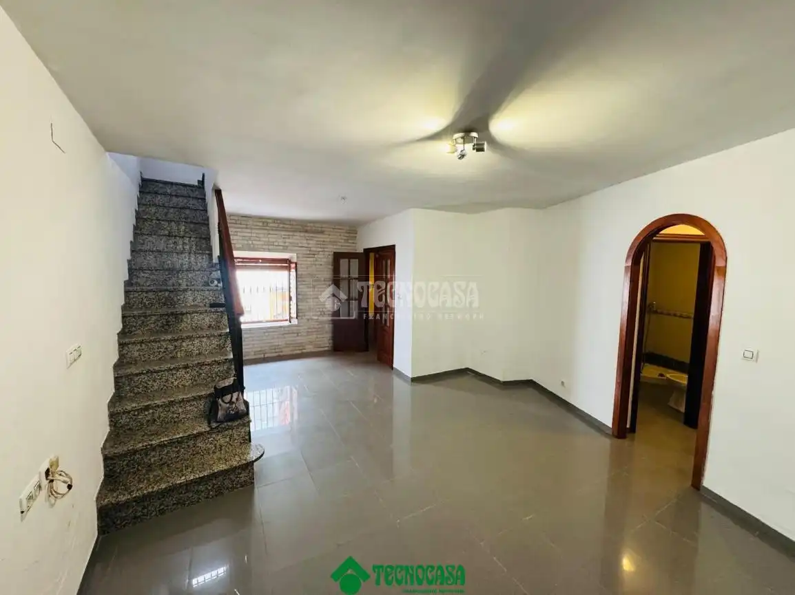 Single-family semi-detached for sale in Montoro  with Air Conditioner and Heating