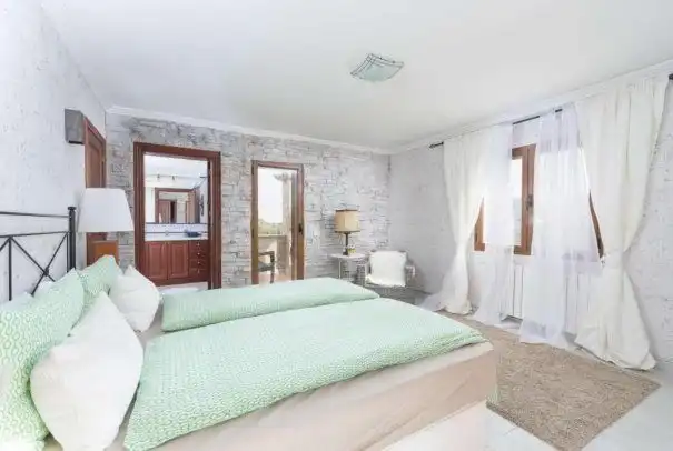 Schlafzimmer von Haus oder Chalet zum Verkauf in Alcúdia mit Klimaanlage, Heizung und Privatgarten