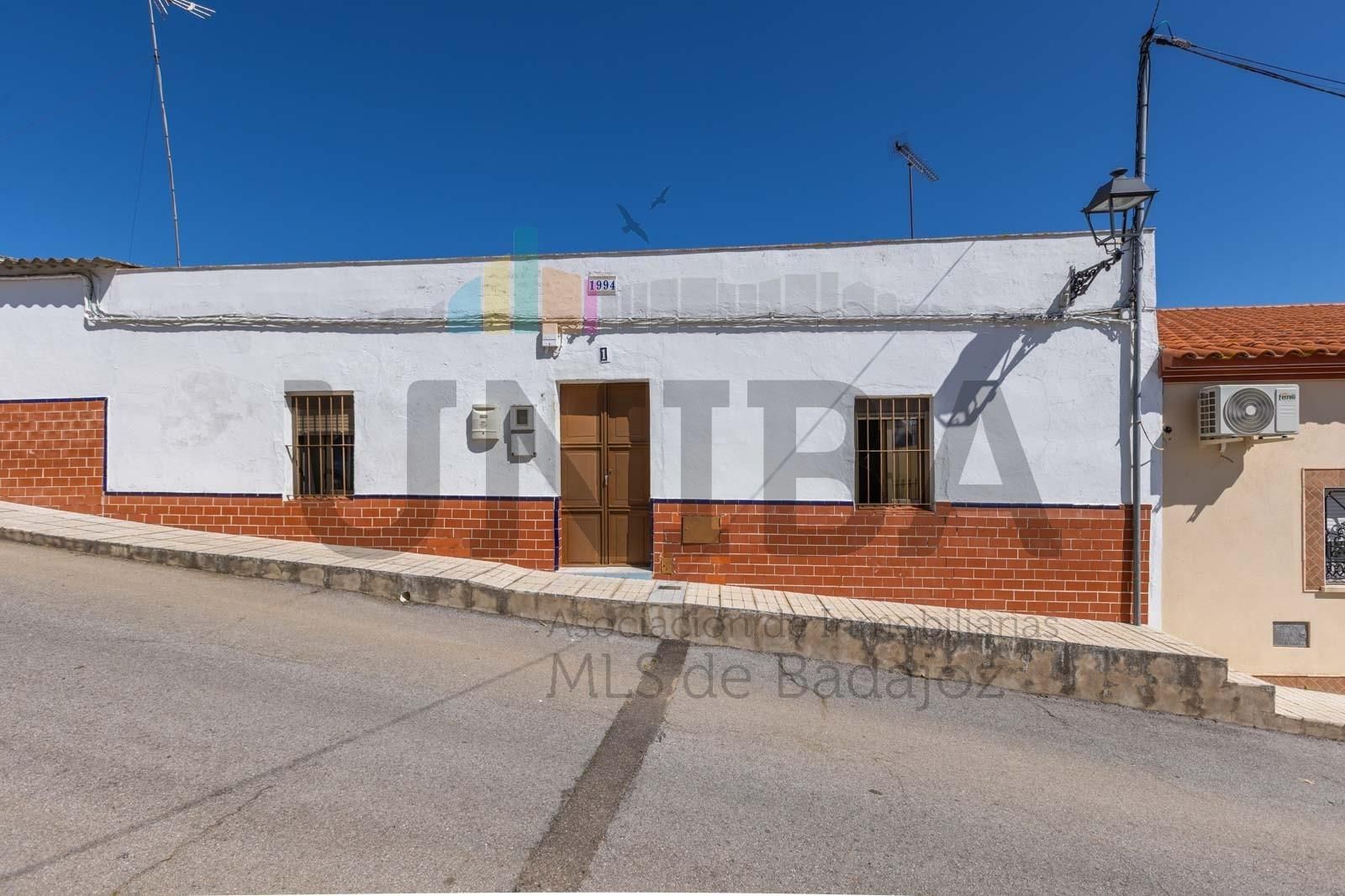 Vista exterior de Casa o xalet en venda en Olivenza amb Terrassa i Traster