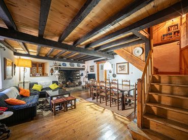 Casa aparellada amb balcó en venda a Carrèr Major 26