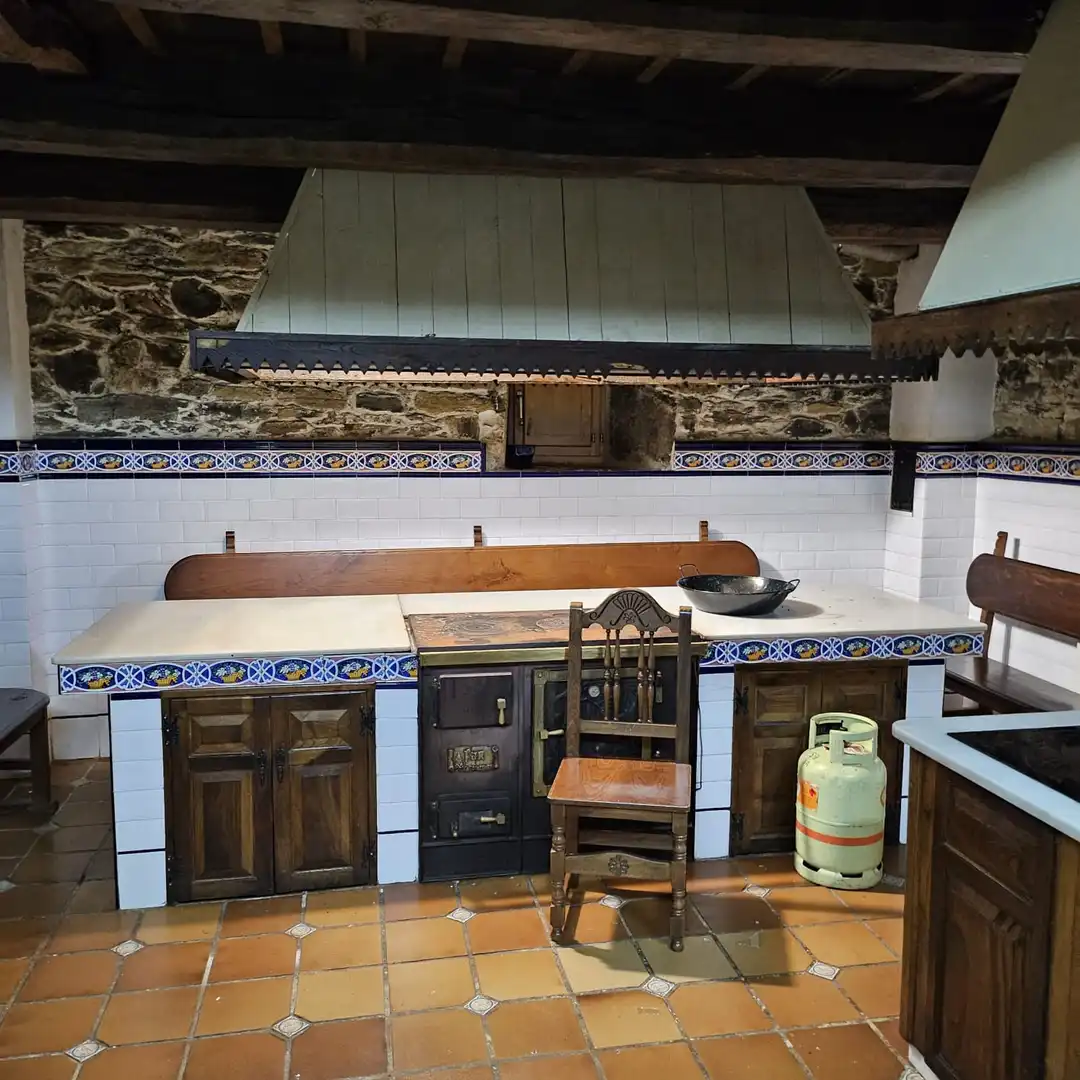 Küche von Country house zum Verkauf in Arzúa mit Klimaanlage, Heizung und Privatgarten