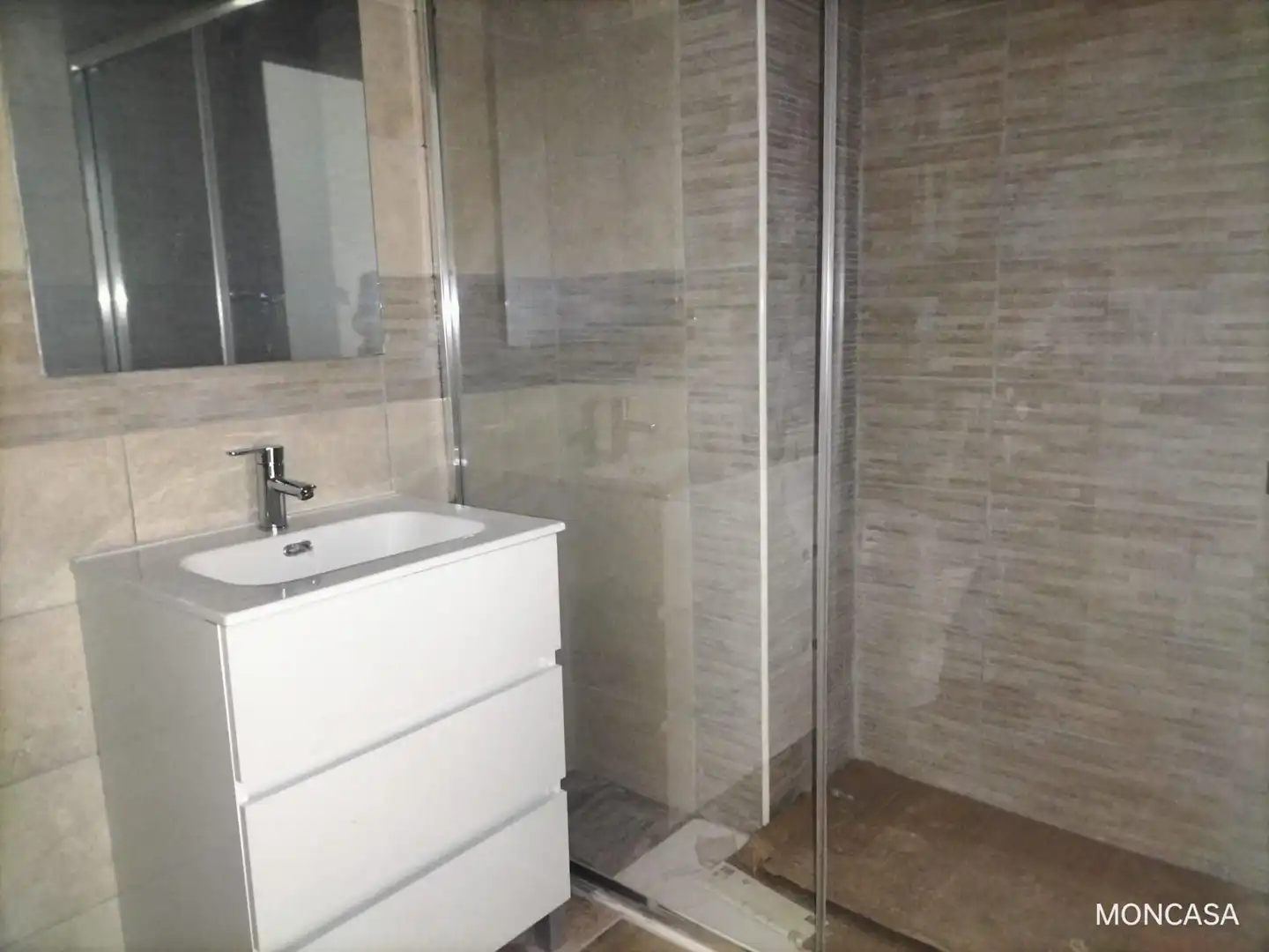 Bany de Apartament de lloguer en Valladolid amb Calefacció
