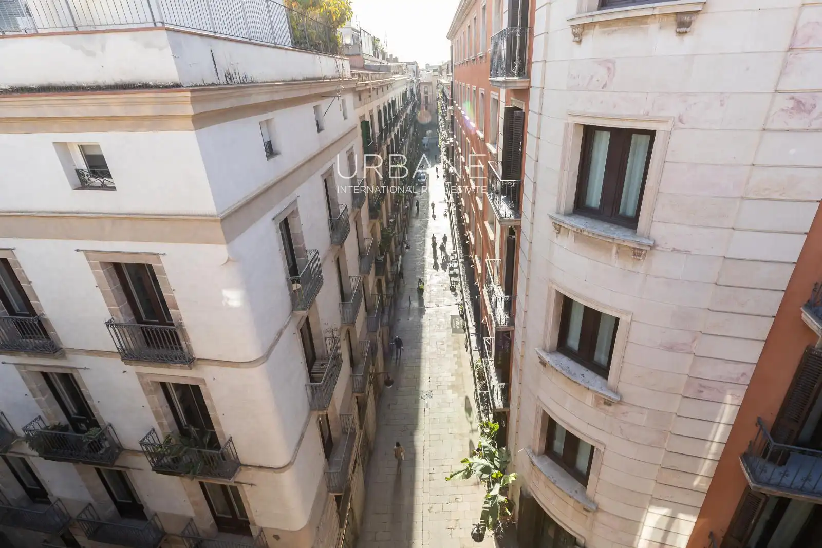 Außenansicht von Wohnung zum Verkauf in Barcelona mit Klimaanlage, Heizung und Parkett