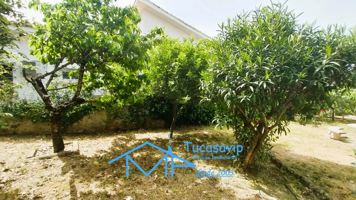 Piso en venta en La Adrada  con Calefacción, Jardín privado y Terraza