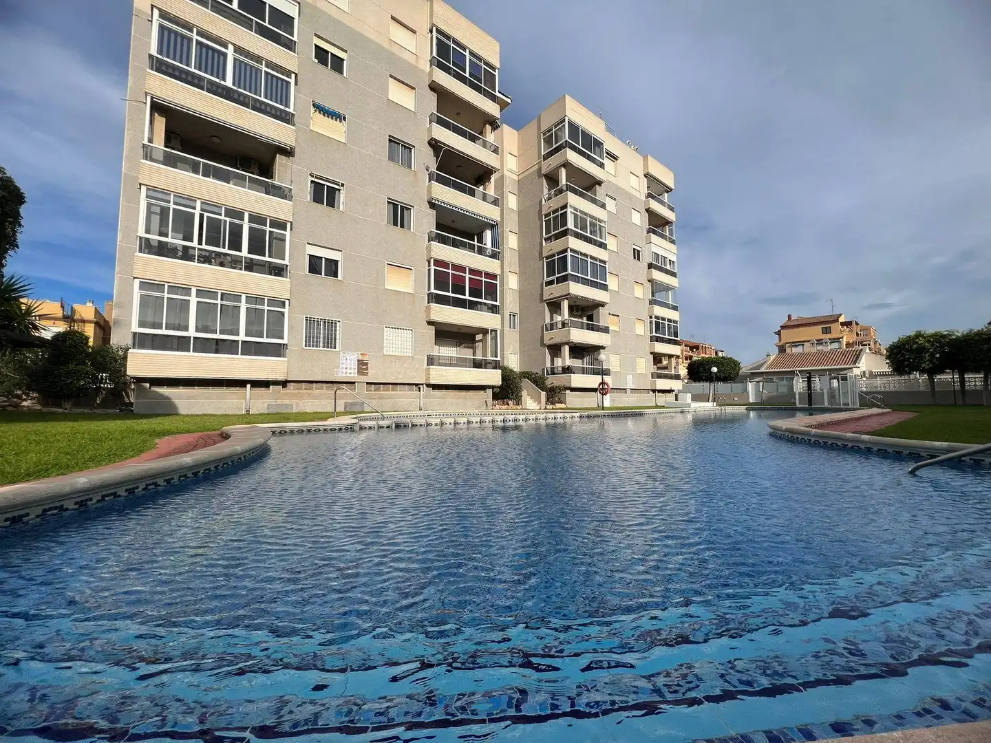 Apartamento con piscina en venta en Nueva Torrevieja - Aguas Nuevas