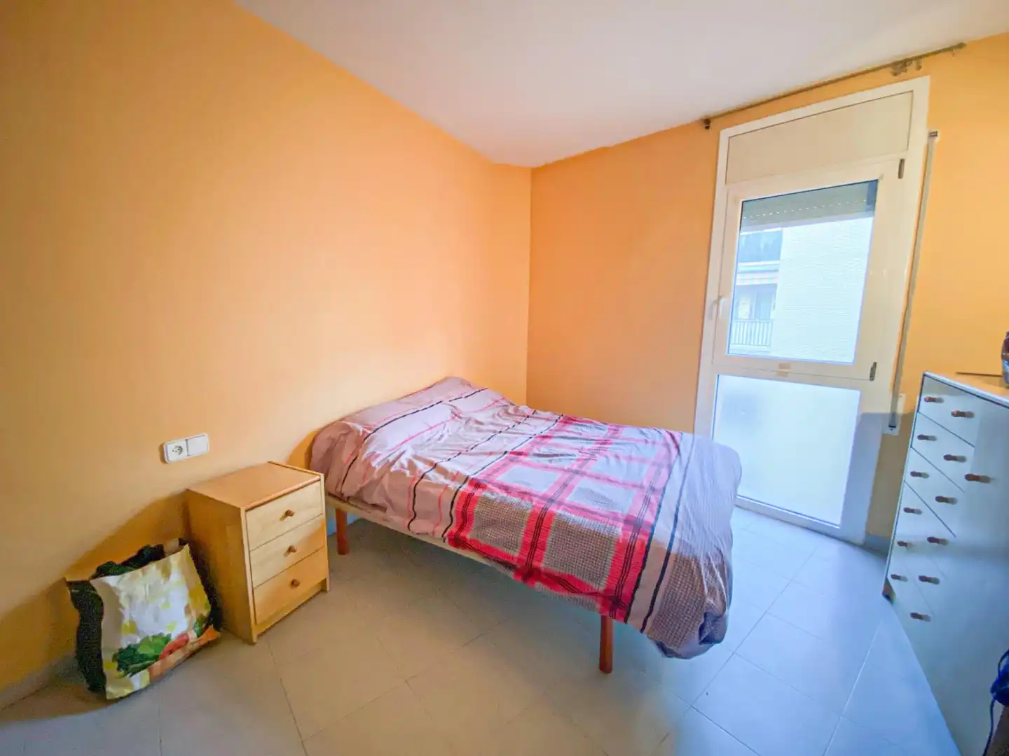Bedroom of Flat for sale in Girona  with Air Conditioner, Heating and Furnished