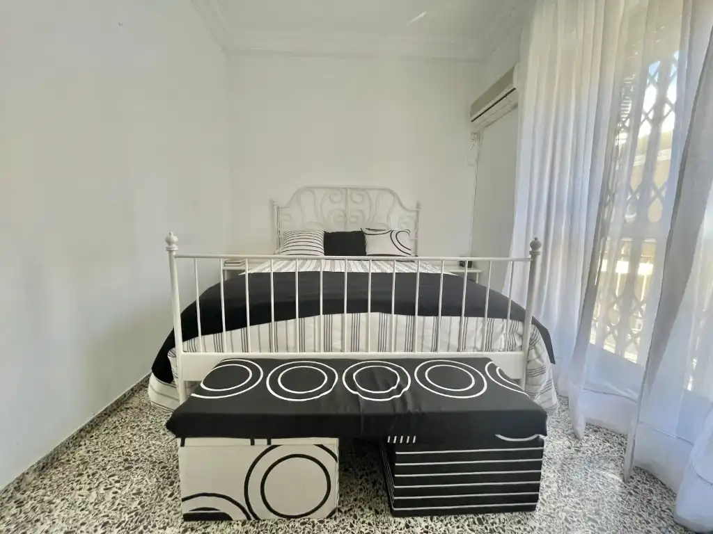Bedroom of Flat for sale in Dos Hermanas