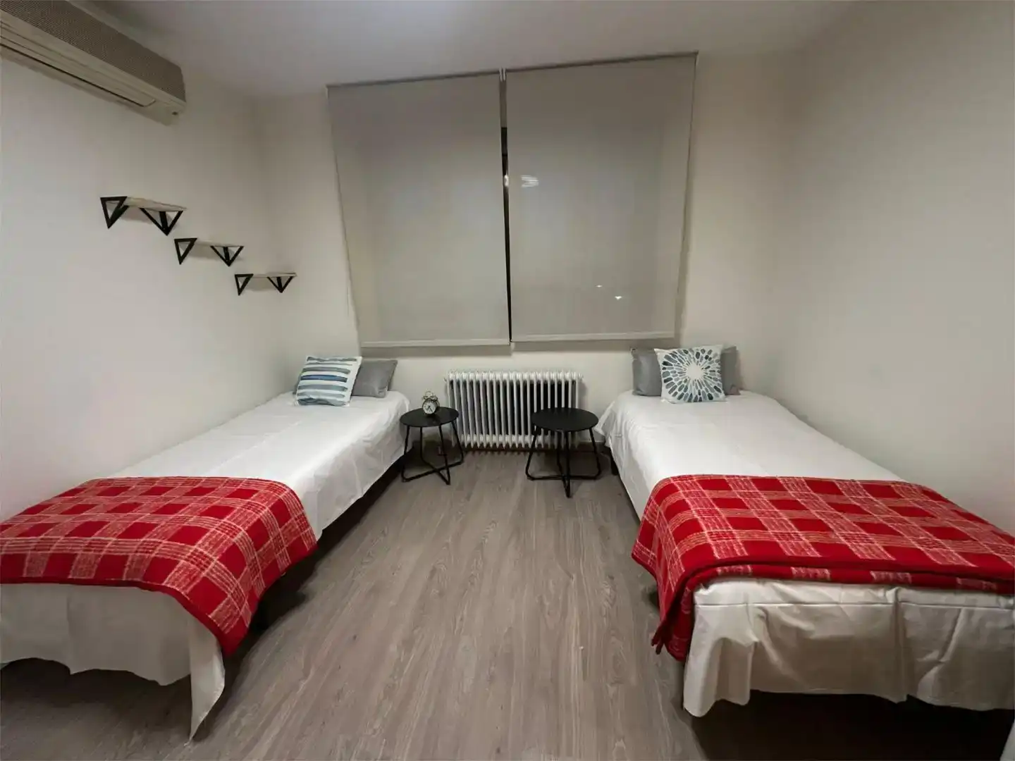 Habitación de Piso para compartir en Las Rozas de Madrid con Jardín privado y Amueblado