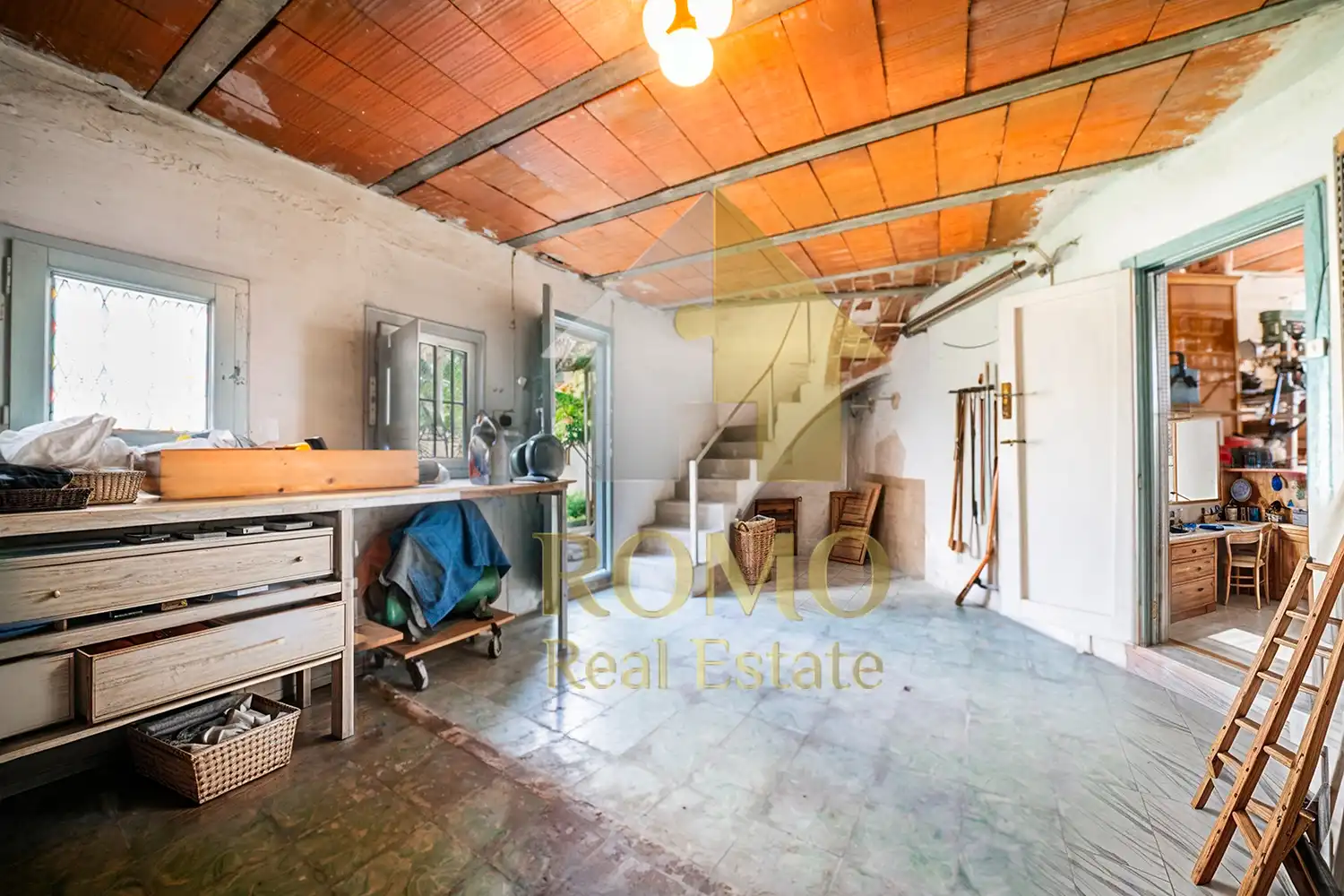 Exterior view of Houses for sale in Santa Perpètua de Mogoda  with Terrace, Storage room and Balcony