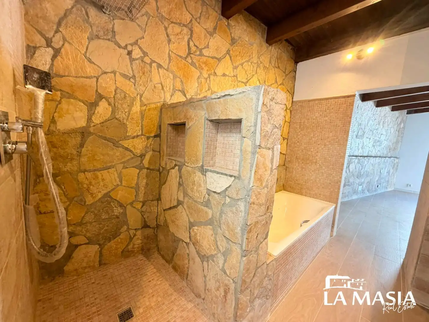Baño de Casa o chalet de alquiler en Olivella con Aire acondicionado, Calefacción y Jardín privado