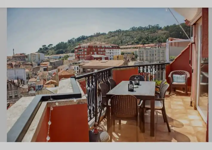Terrassa de Àtic de lloguer en Cangas  amb Calefacció, Terrassa i Moblat
