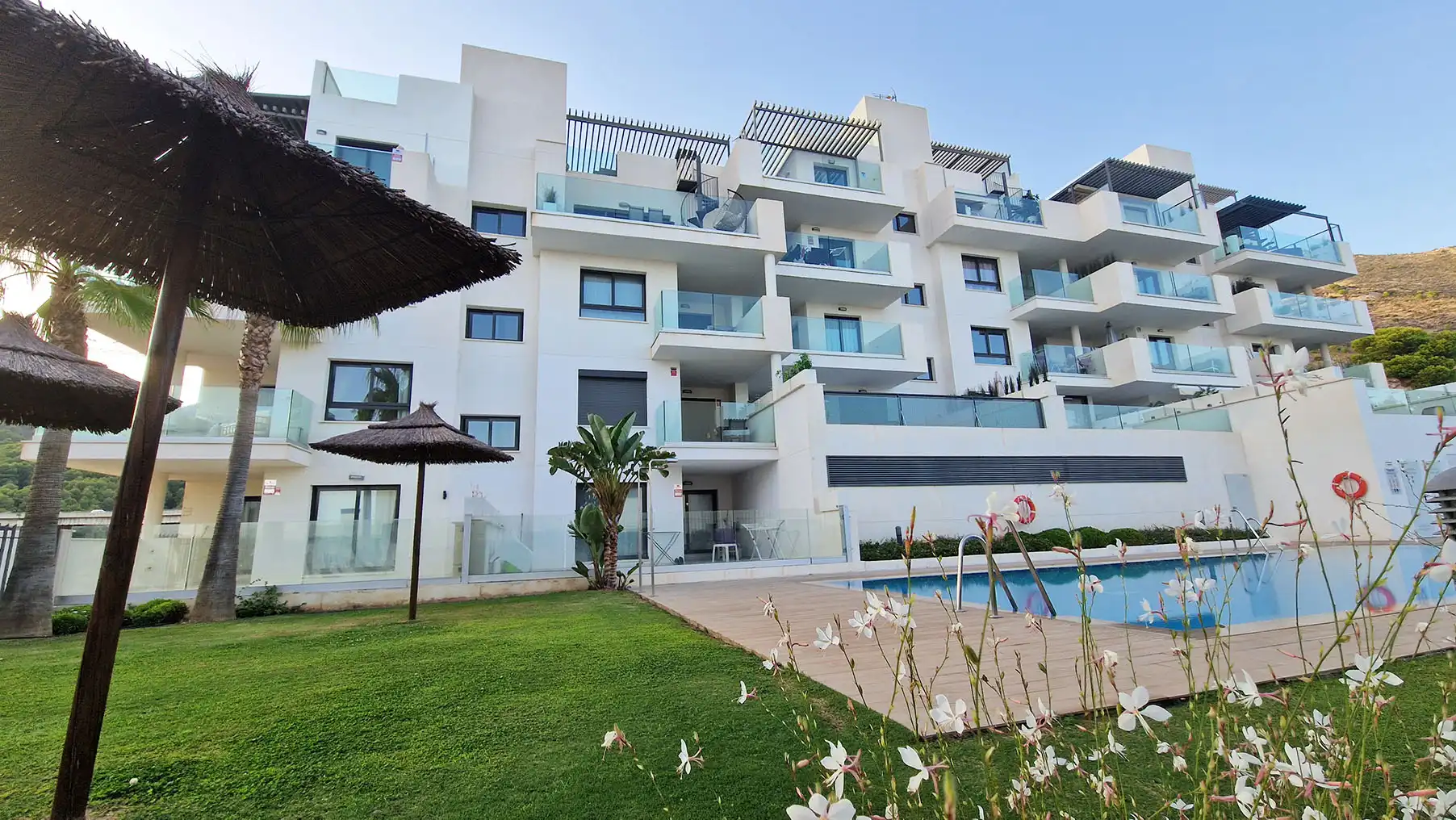Vista exterior de Piso en venta en Benalmádena con Aire acondicionado, Calefacción y Terraza