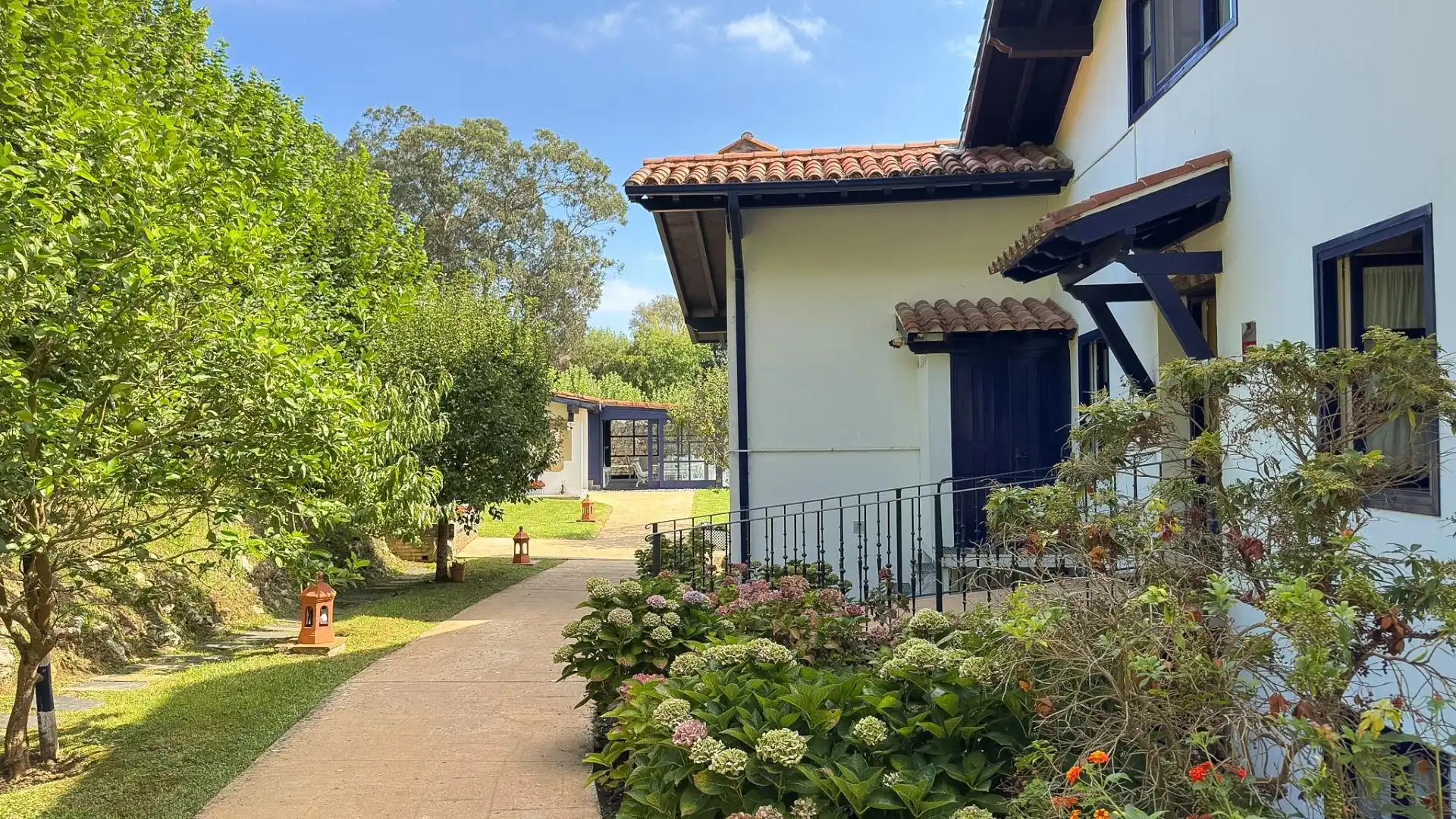 Vista exterior de Casa o chalet en venta en Comillas (Cantabria)