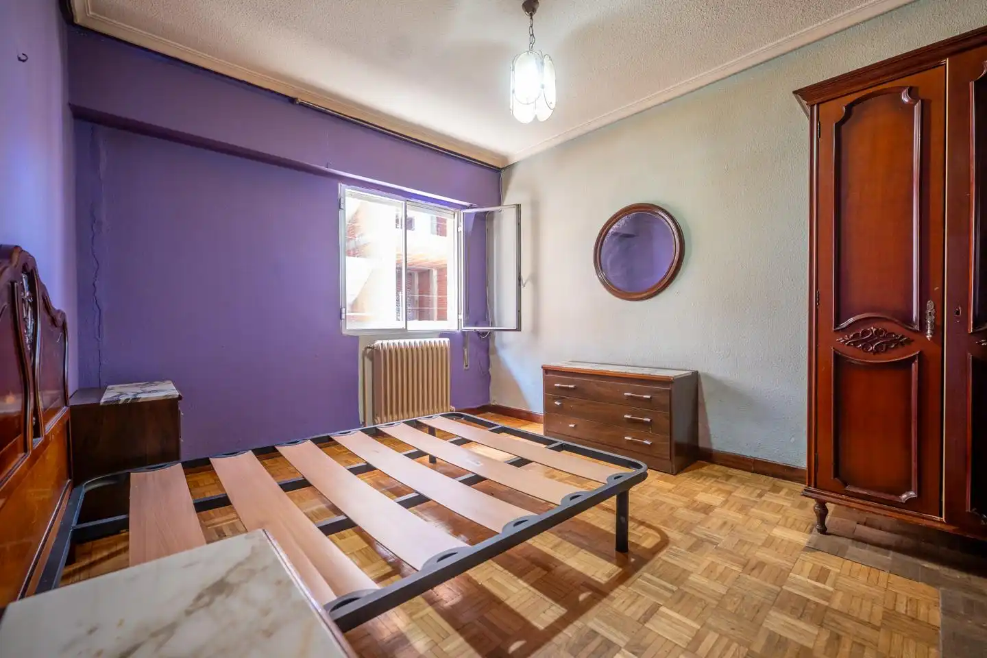 Dormitori de Pis en venda en Ávila amb Calefacció, Parquet i Moblat