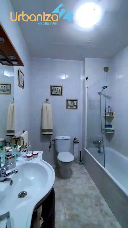Baño de Ático en venta en Fregenal de la Sierra con Aire acondicionado, Terraza y Trastero