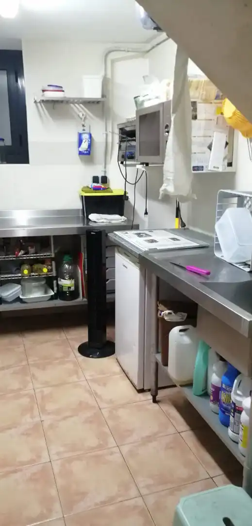Cocina de Local en traspaso en Vilanova i la Geltrú con Aire acondicionado, Calefacción y Terraza