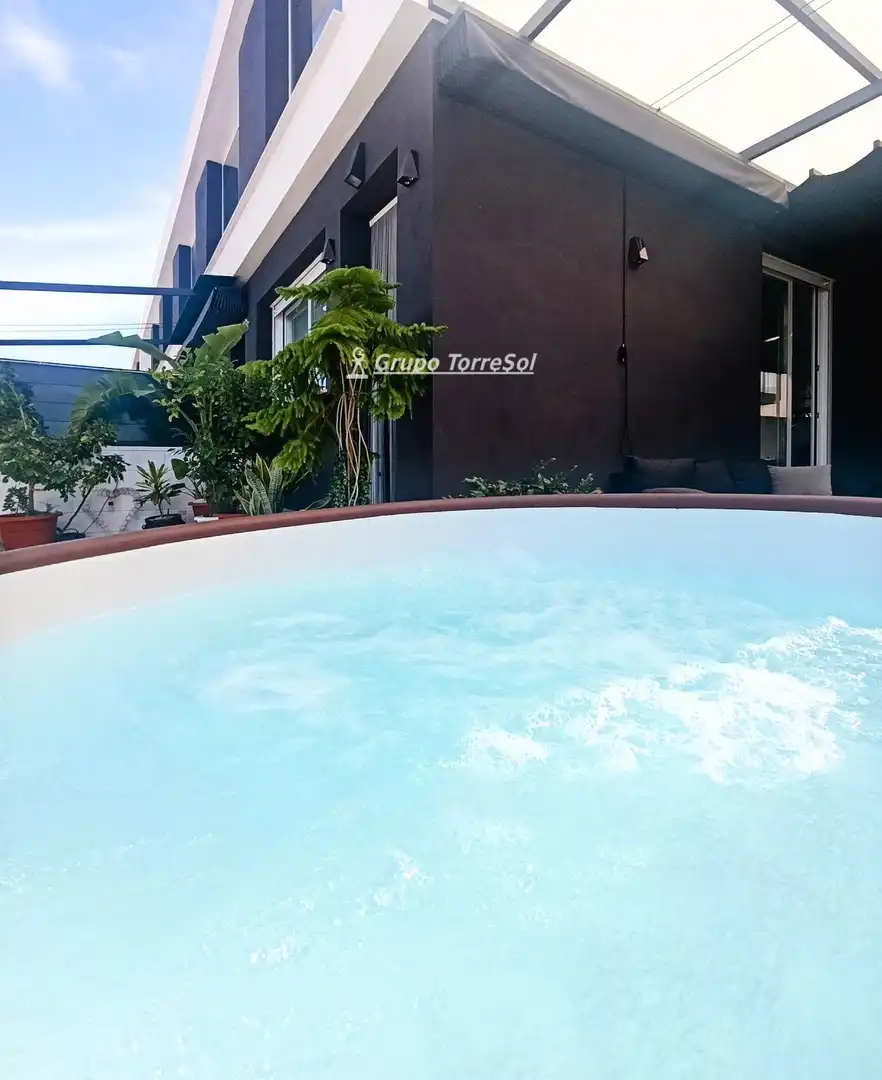 Casa aparellada amb piscina en venda a Chipre, imagen 38