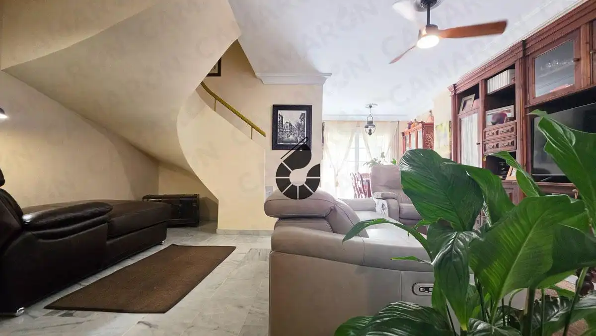Casa adosada en venta en Mairena del Aljarafe con Aire acondicionado y Trastero