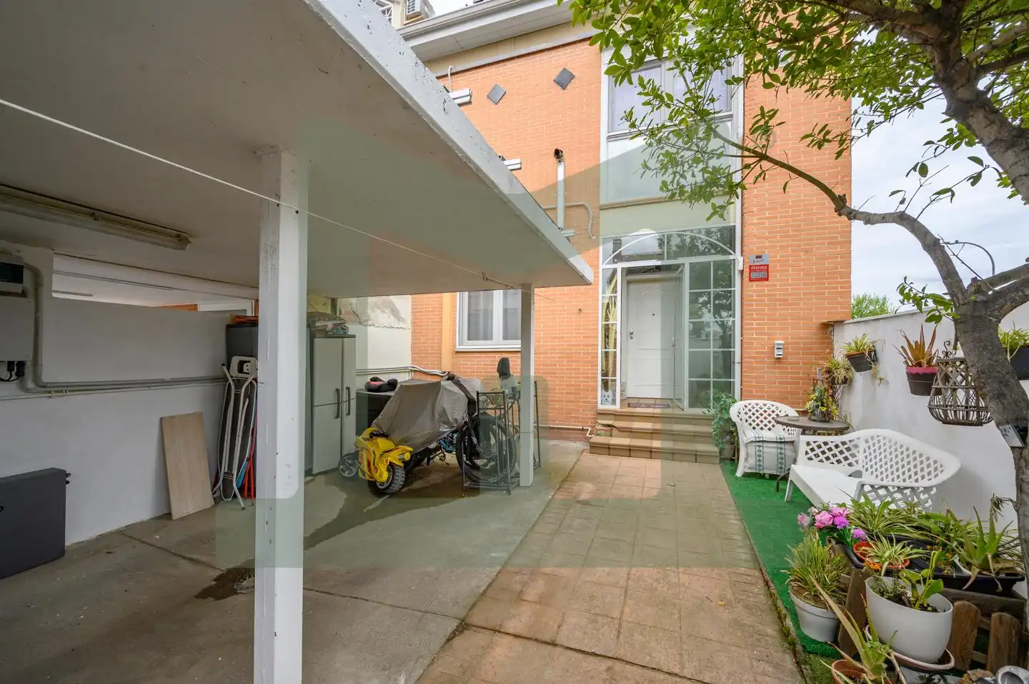 Exterior view of Detached homes for sale in Parla  with Air Conditioner, Heating and Private garden
