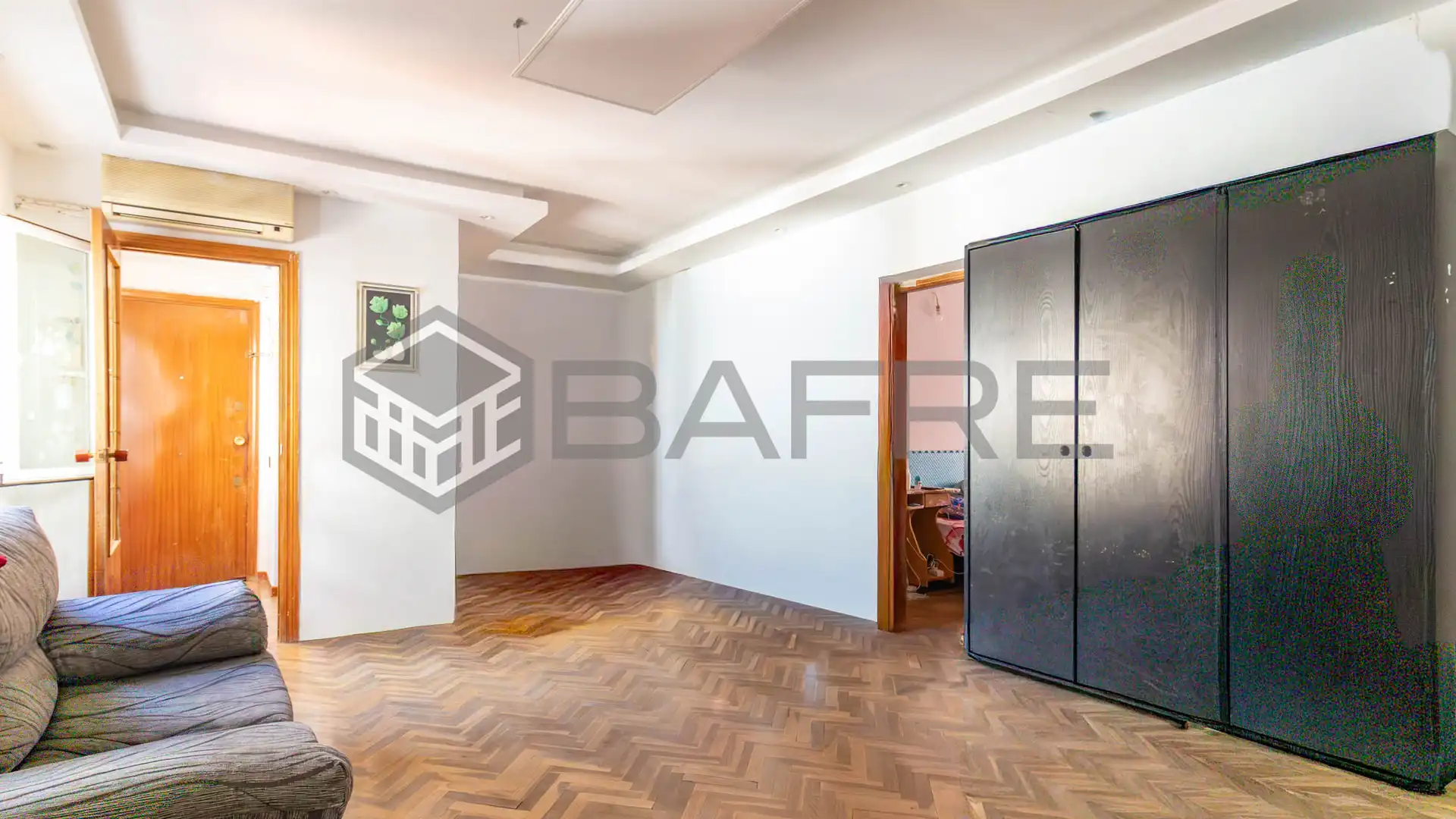 Flat for sale in  Madrid Capital  with Heating and Parquet flooring