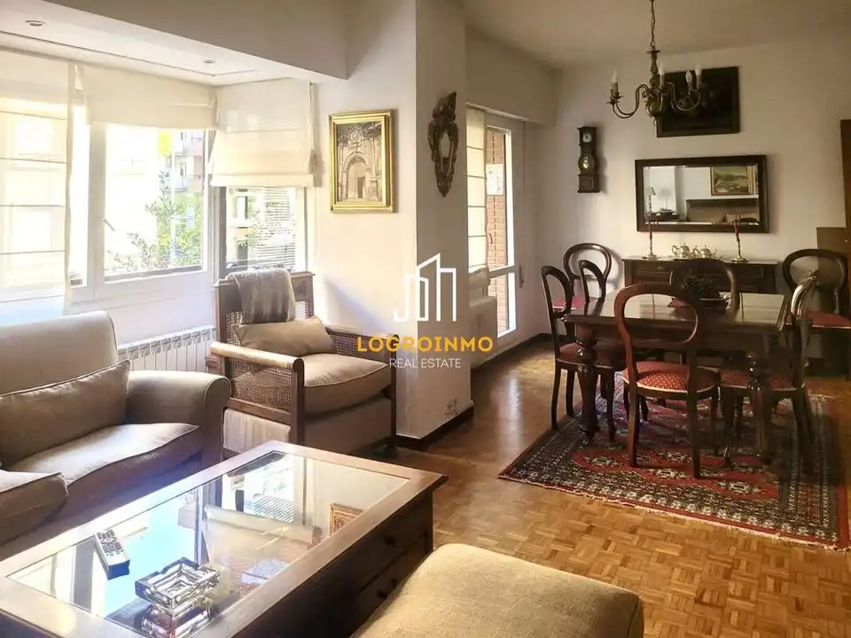 Vista exterior de Piso en venta en  Logroño con Calefacción, Trastero y Balcón