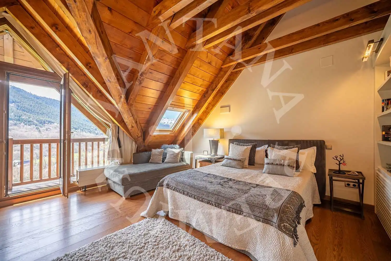 Habitación de Casa adosada en venta en Naut Aran con Calefacción, Jardín privado y Parquet