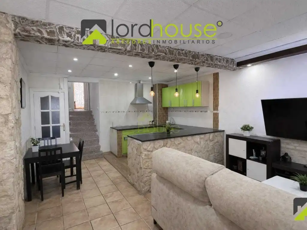 Casa en venta en Calle Monte Aneto