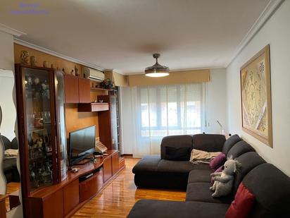 Living room of Flat for sale in  Logroño  with Air Conditioner, Heating and Terrace