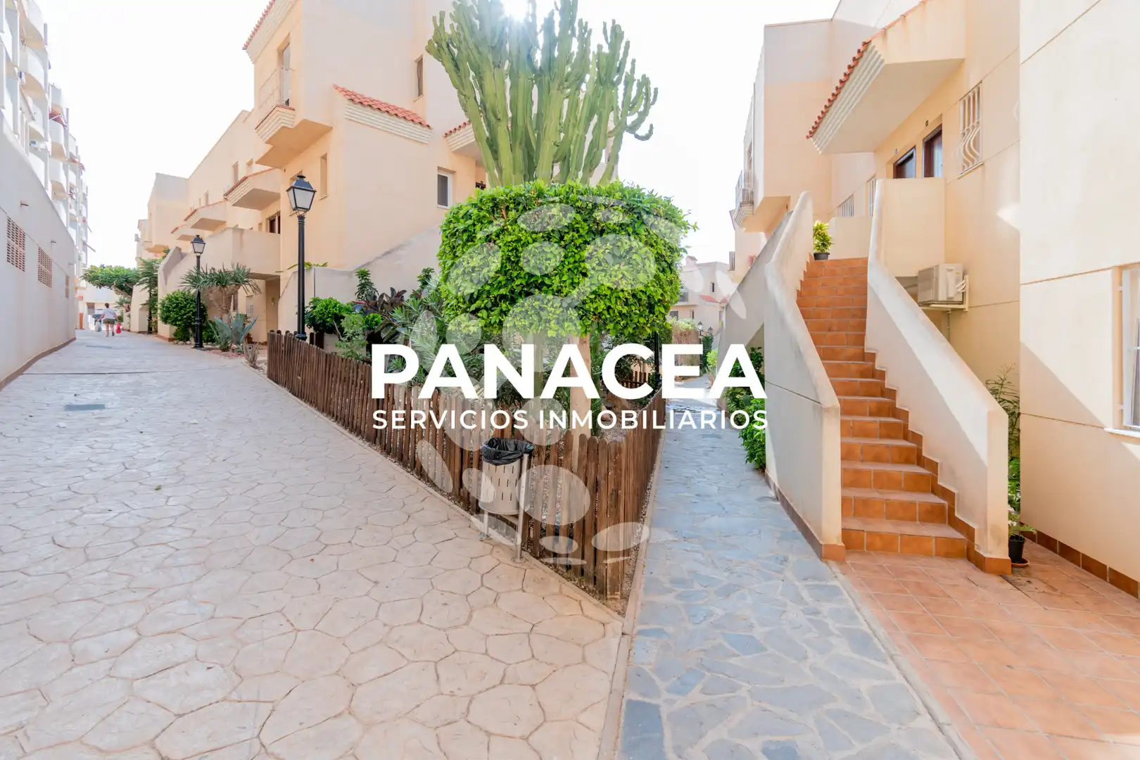Exterior view of Flat for sale in Roquetas de Mar  with Furnished, Microwave and TV