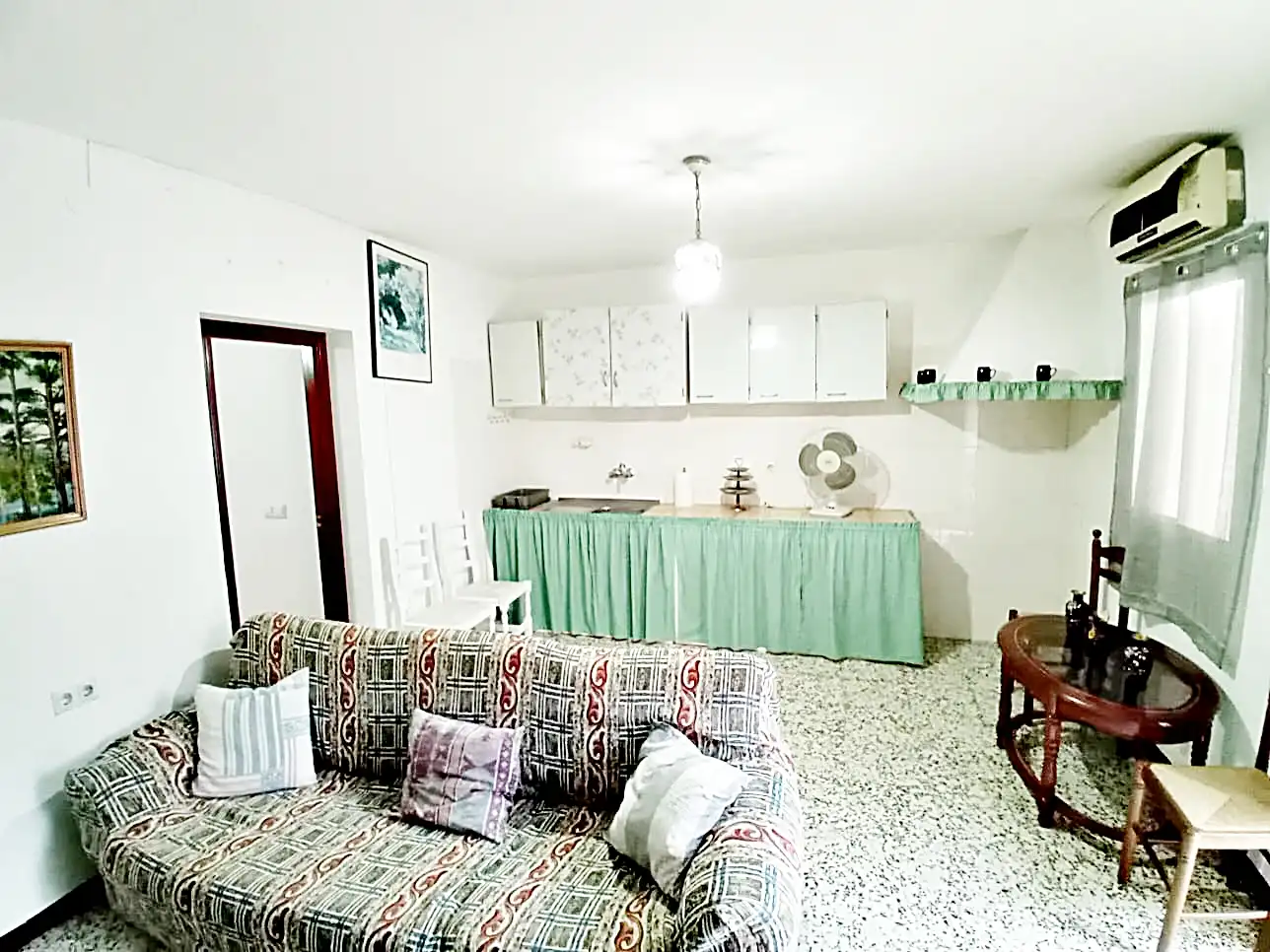 Wohnzimmer von Country house zum Verkauf in Álora mit Privatgarten, Terrasse und Abstellraum