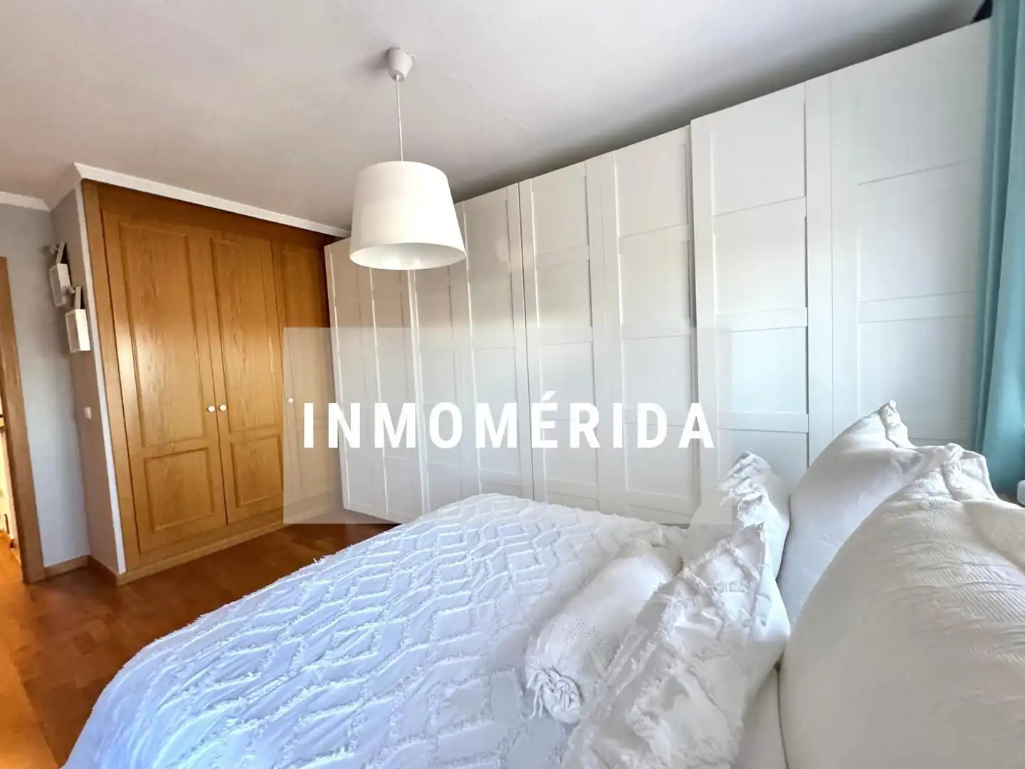 Habitación de Casa adosada en venta en Mérida con Aire acondicionado, Calefacción y Jardín privado